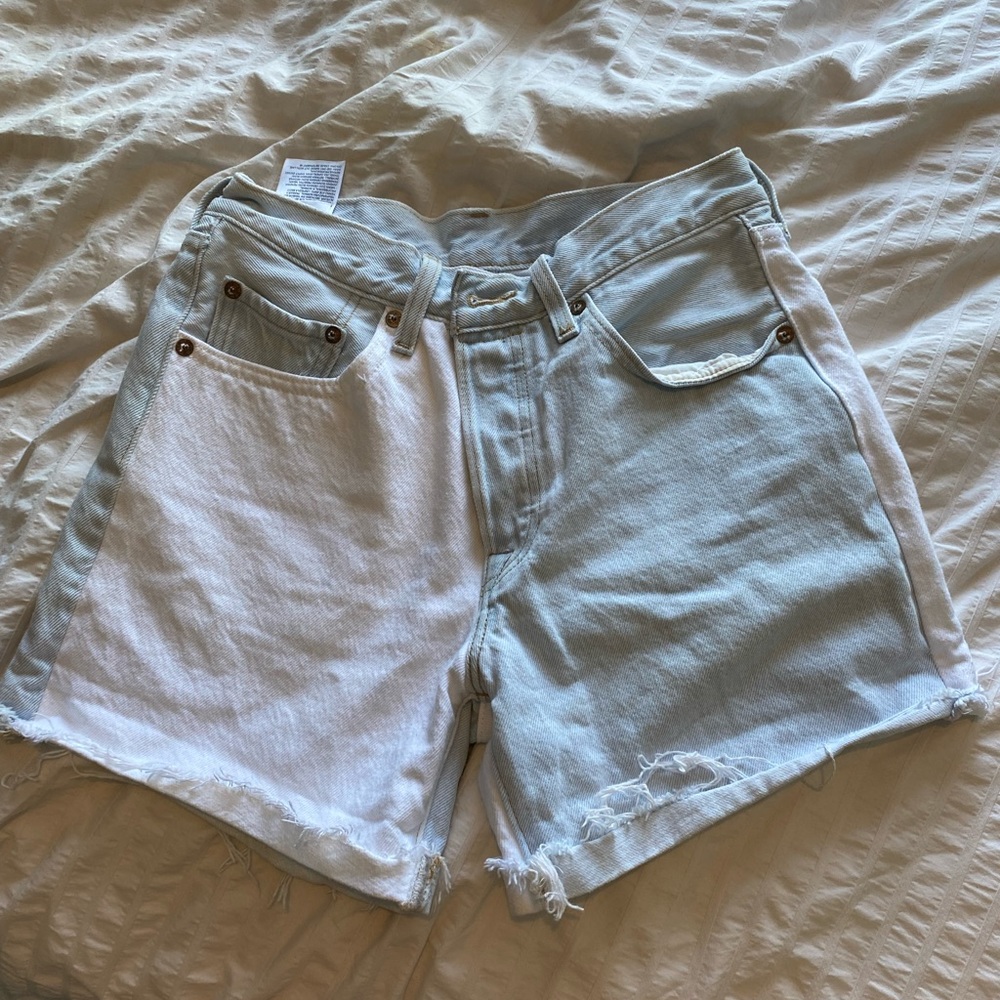 Levi’s mom shorts